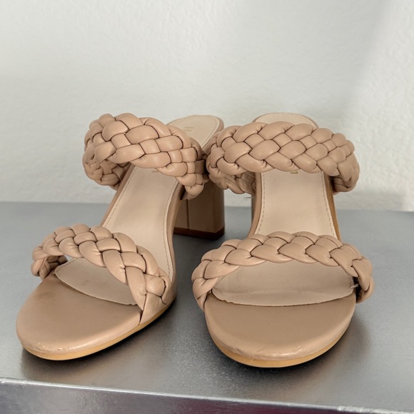 Amazon Tan Heels Elegant Design - Picture 1 of 2